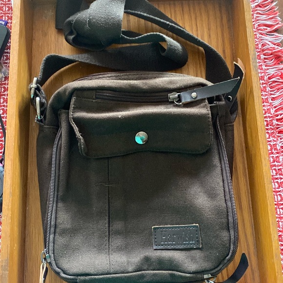 Harwish brown unisex crossbody messenger bag - Picture 1 of 7